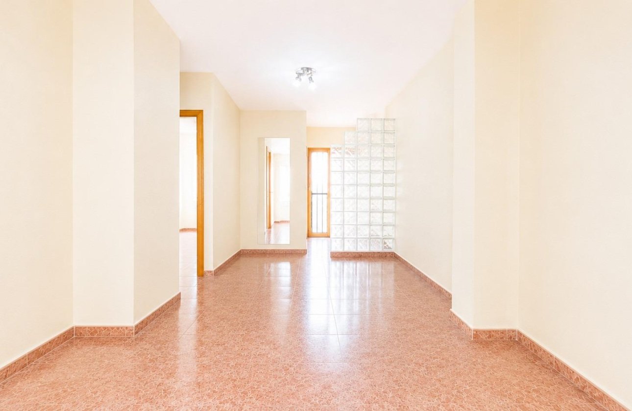 Resale - Apartment / flat - Torrevieja - Estacion de autobuses