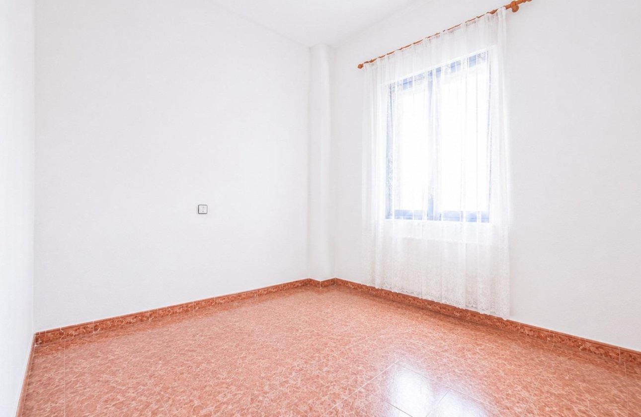 Resale - Apartment / flat - Torrevieja - Estacion de autobuses