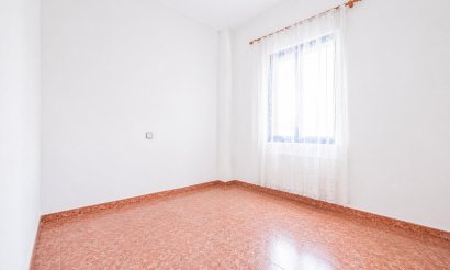 Resale - Apartment / flat - Torrevieja - Estacion de autobuses