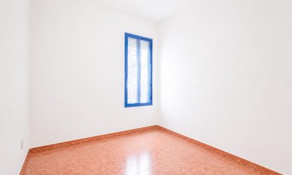 Resale - Apartment / flat - Torrevieja - Estacion de autobuses