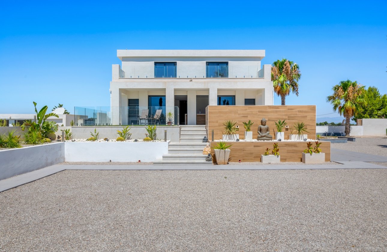 Resale - Villa - Los Montesinos - La Herrada