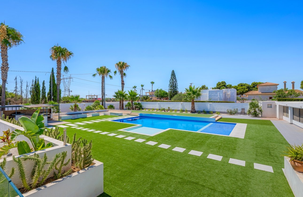 Resale - Villa - Los Montesinos - La Herrada