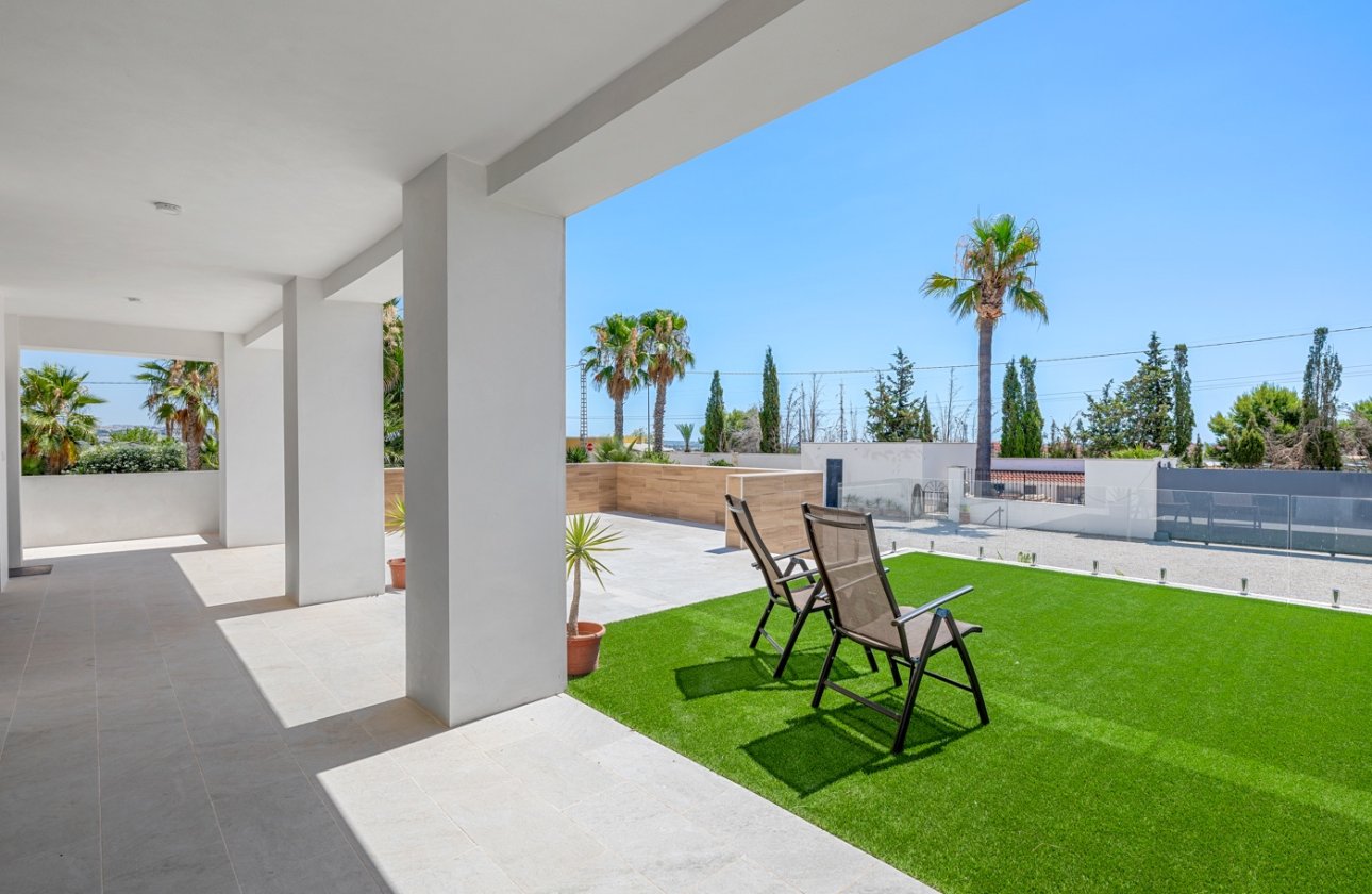 Resale - Villa - Los Montesinos - La Herrada