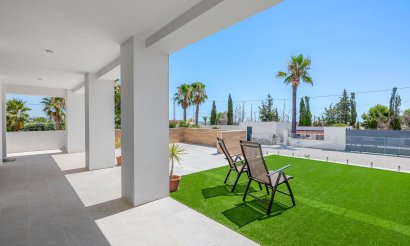 Resale - Villa - Los Montesinos - La Herrada
