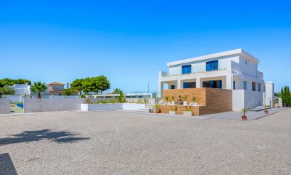 Resale - Villa - Los Montesinos - La Herrada