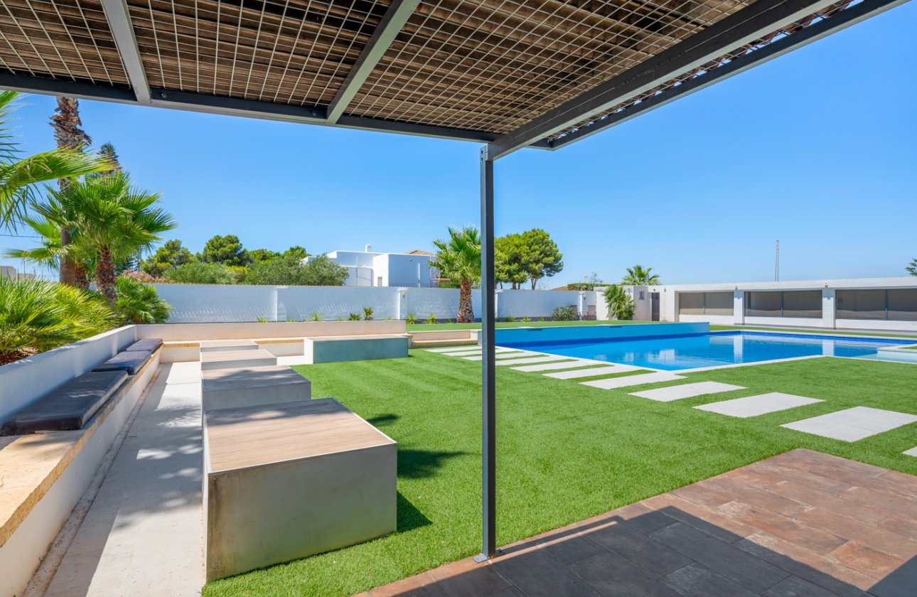 Resale - Villa - Los Montesinos - La Herrada