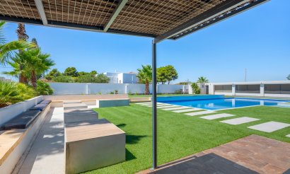Resale - Villa - Los Montesinos - La Herrada