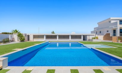 Resale - Villa - Los Montesinos - La Herrada