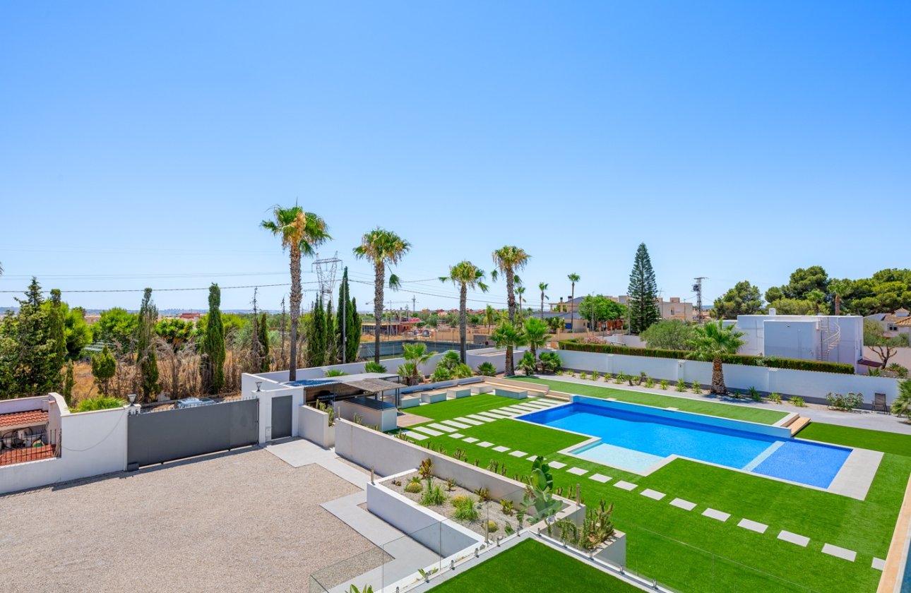 Resale - Villa - Los Montesinos - La Herrada