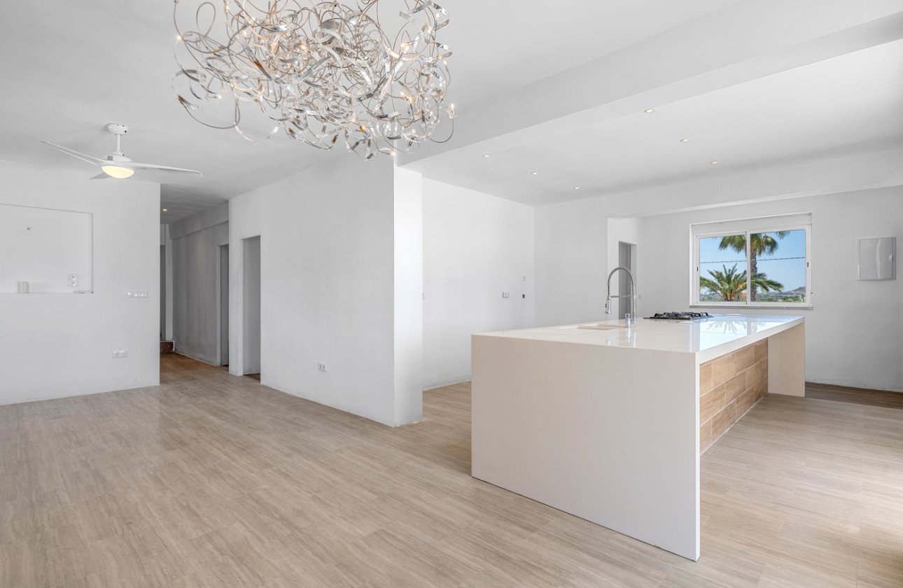 Resale - Villa - Los Montesinos - La Herrada