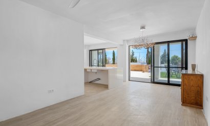 Resale - Villa - Los Montesinos - La Herrada