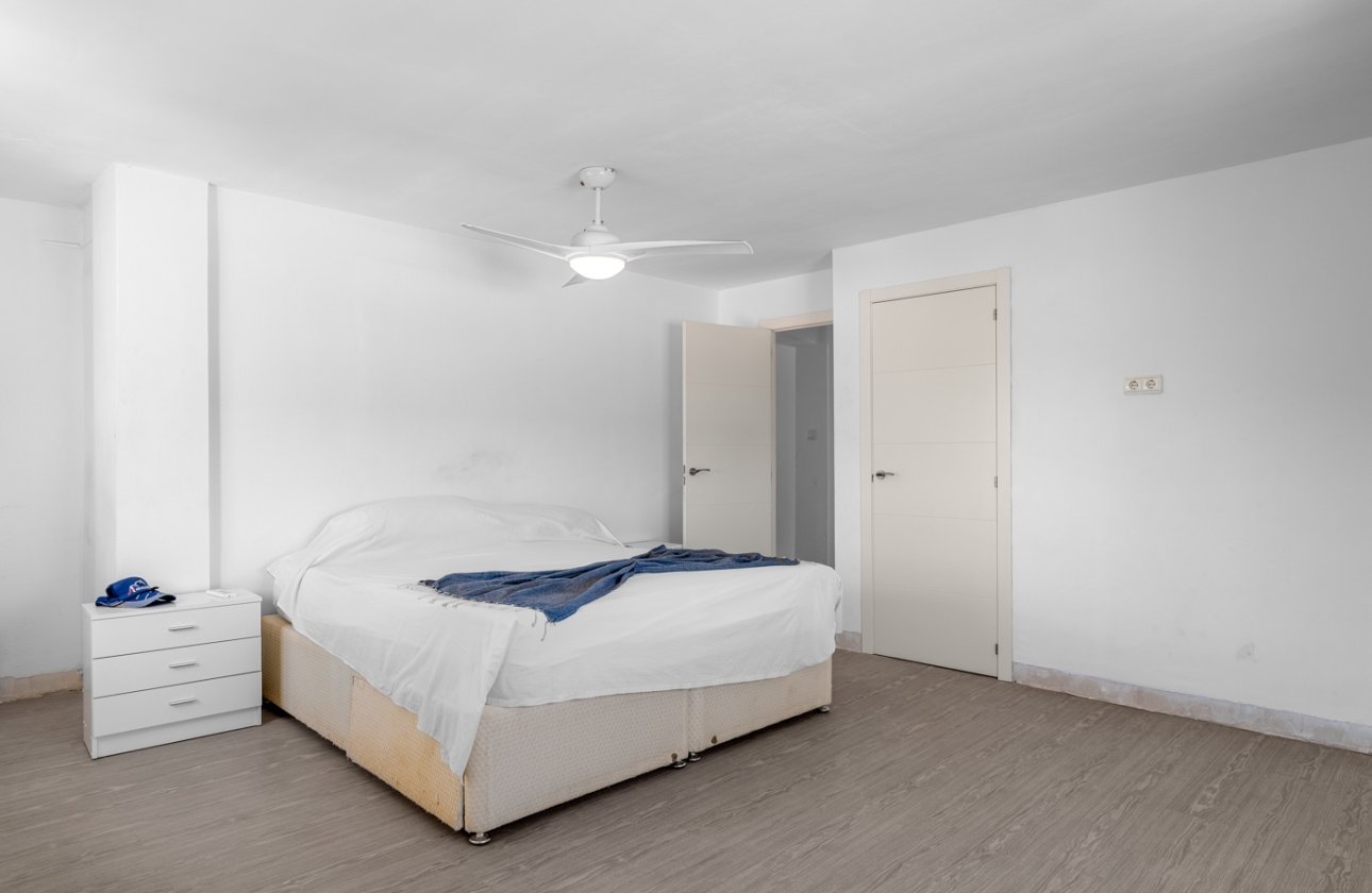 Resale - Villa - Los Montesinos - La Herrada