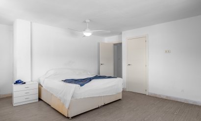 Resale - Villa - Los Montesinos - La Herrada