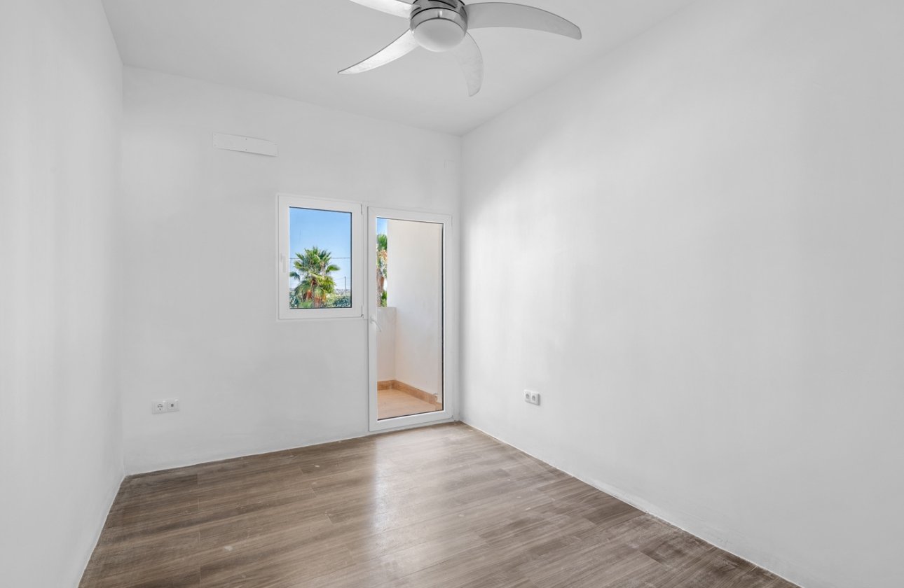 Resale - Villa - Los Montesinos - La Herrada