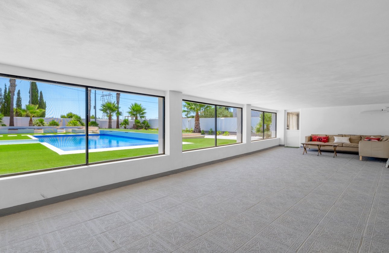 Resale - Villa - Los Montesinos - La Herrada