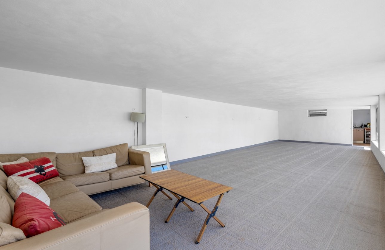 Resale - Villa - Los Montesinos - La Herrada