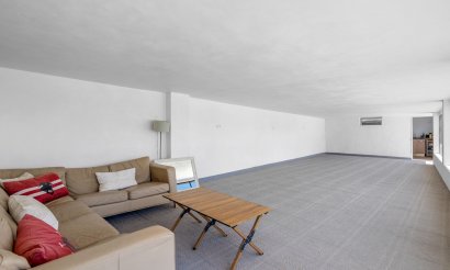 Resale - Villa - Los Montesinos - La Herrada
