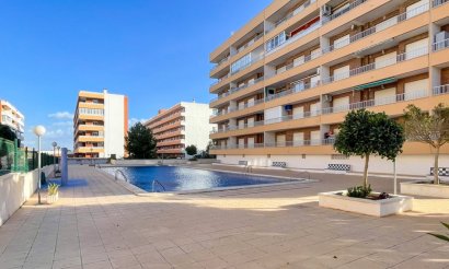 Resale - Apartment / flat - Orihuela Costa - Punta Prima