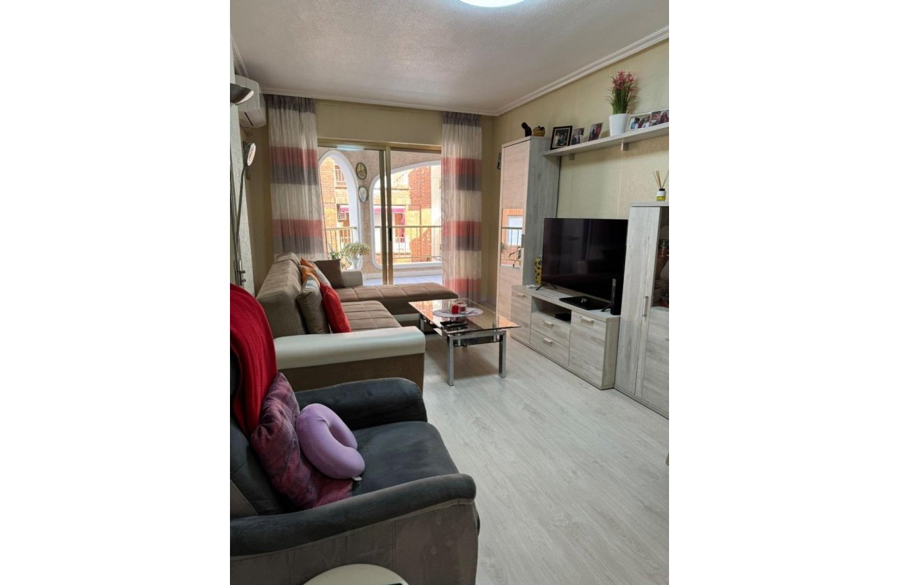 Resale - Apartment / flat - Torrevieja - Playa de los Locos
