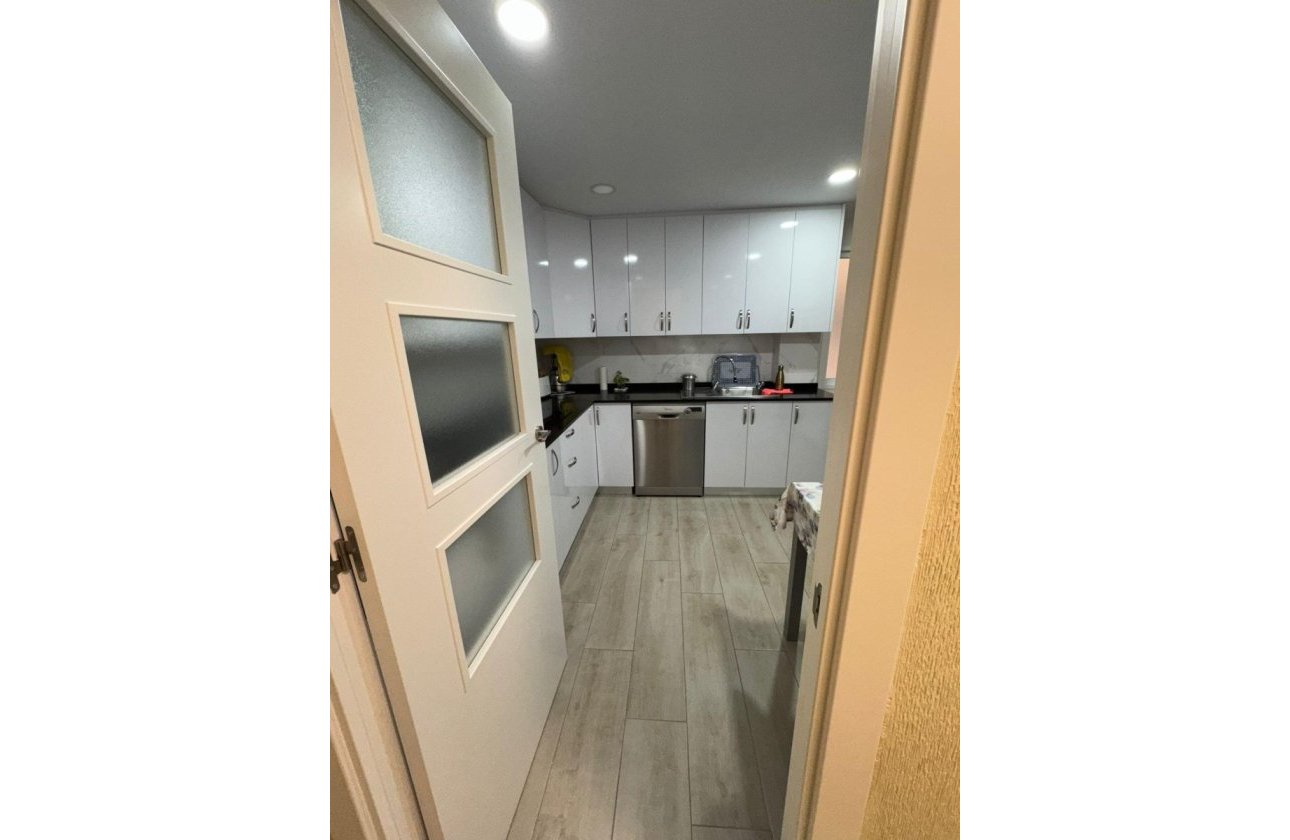 Resale - Apartment / flat - Torrevieja - Playa de los Locos