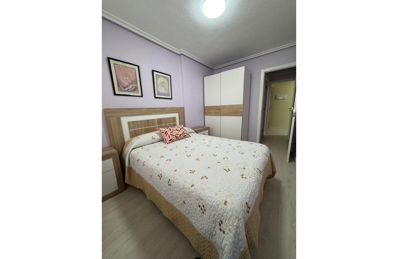 Resale - Apartment / flat - Torrevieja - Playa de los Locos