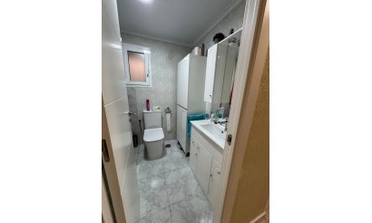 Resale - Apartment / flat - Torrevieja - Playa de los Locos