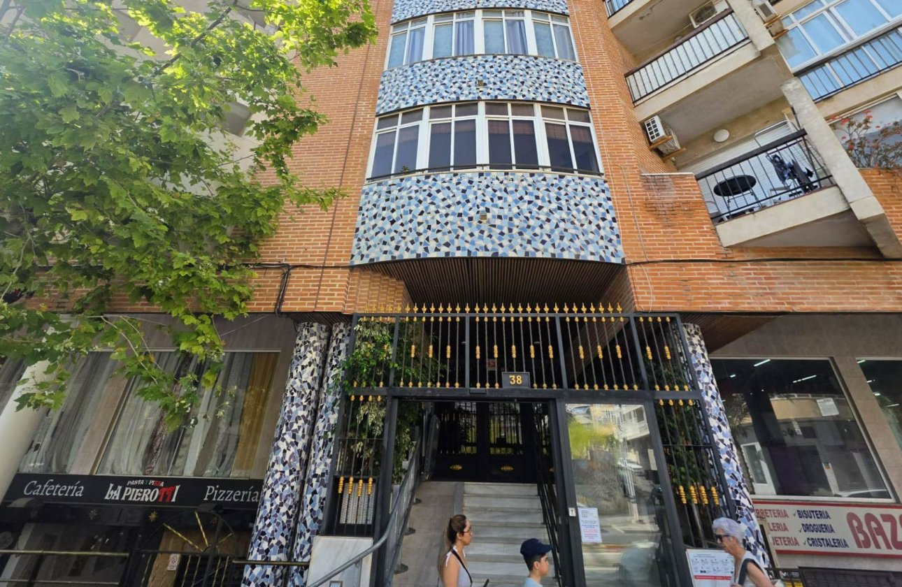 Resale - Apartment / flat - Torrevieja - Habaneras