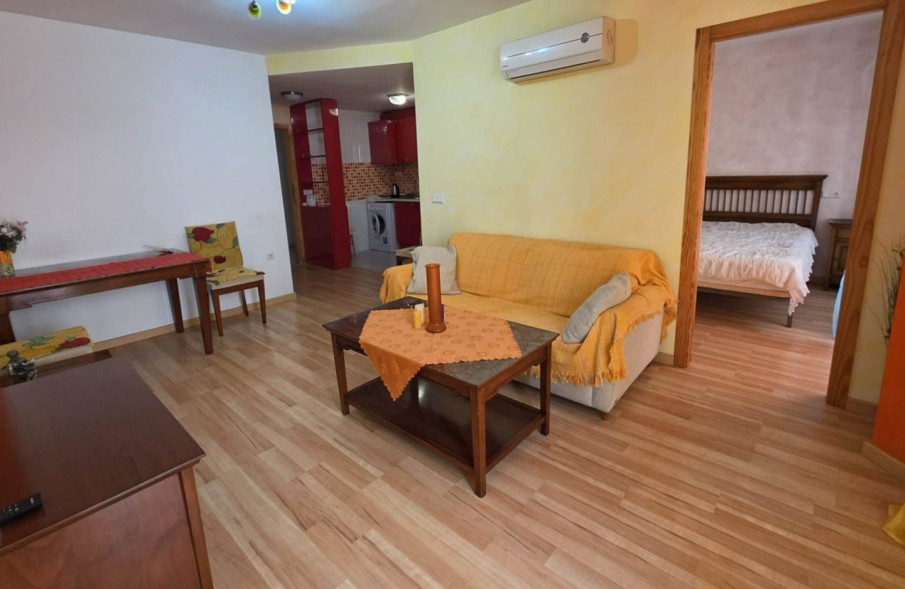 Resale - Apartment / flat - Torrevieja - Habaneras