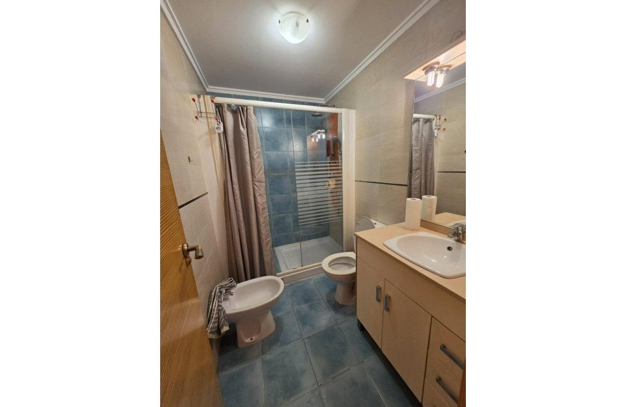 Resale - Apartment / flat - Torrevieja - Habaneras
