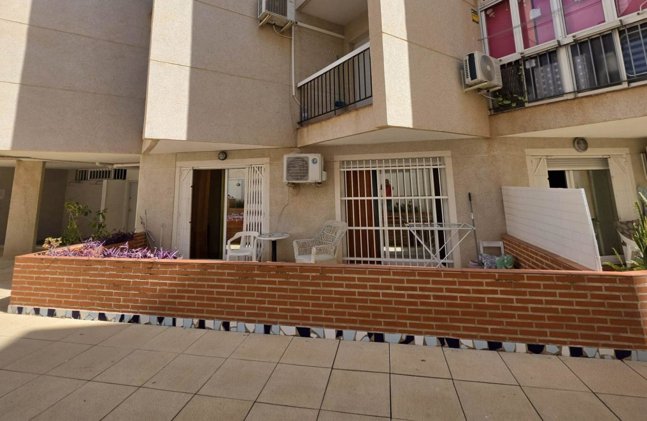Resale - Apartment / flat - Torrevieja - Habaneras
