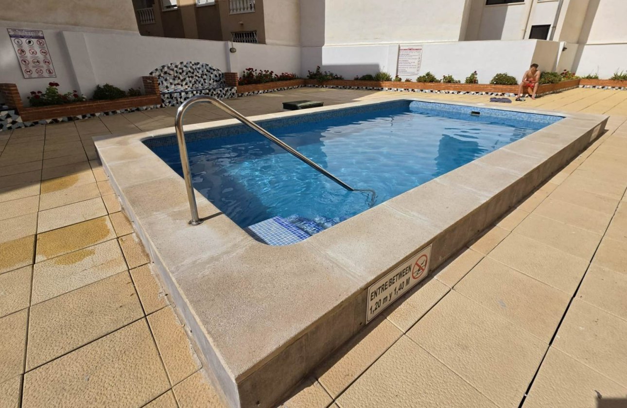 Resale - Apartment / flat - Torrevieja - Habaneras