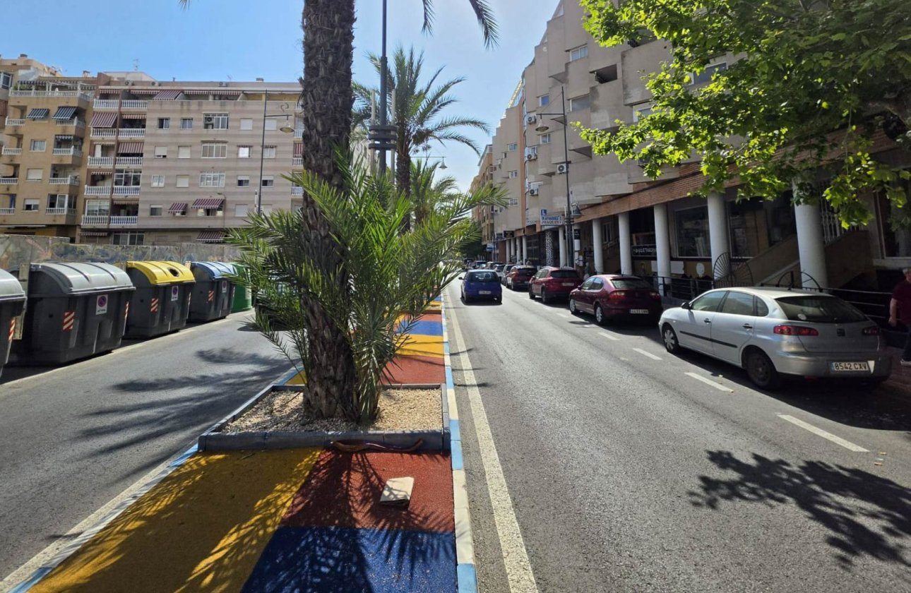 Resale - Apartment / flat - Torrevieja - Habaneras