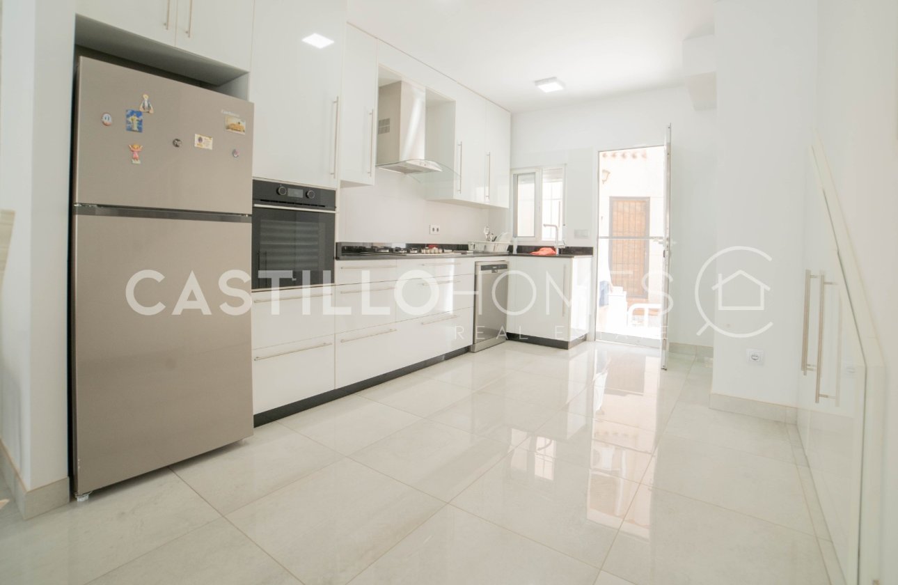 Resale - Townhouse - Torrevieja - Urb. Rosaleda