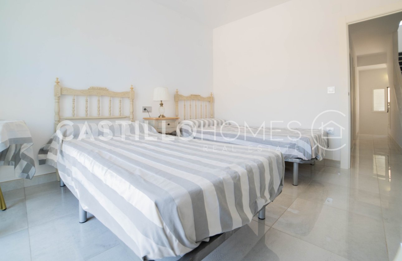Resale - Townhouse - Torrevieja - Urb. Rosaleda