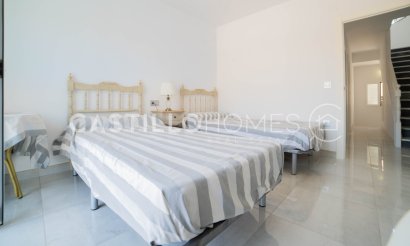 Resale - Townhouse - Torrevieja - Urb. Rosaleda