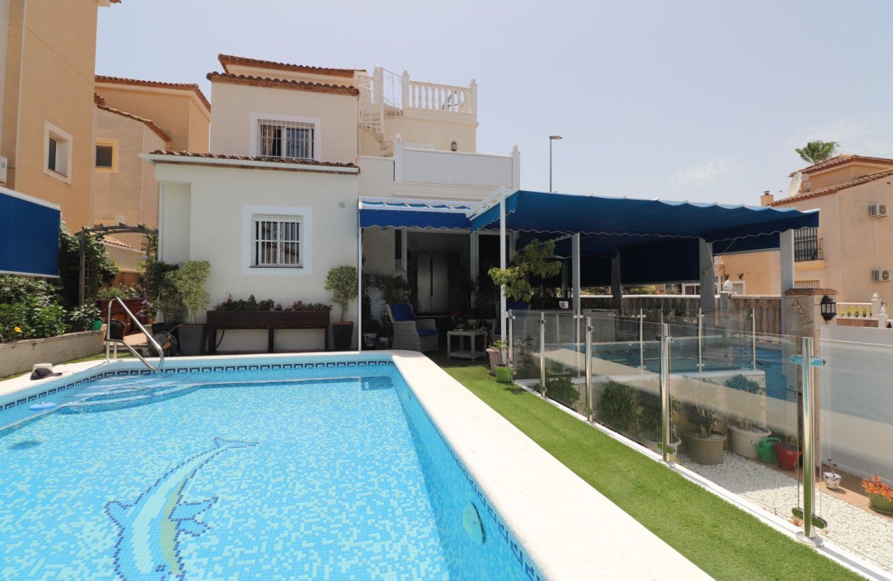 Resale - Villa - Algorfa - Montebello