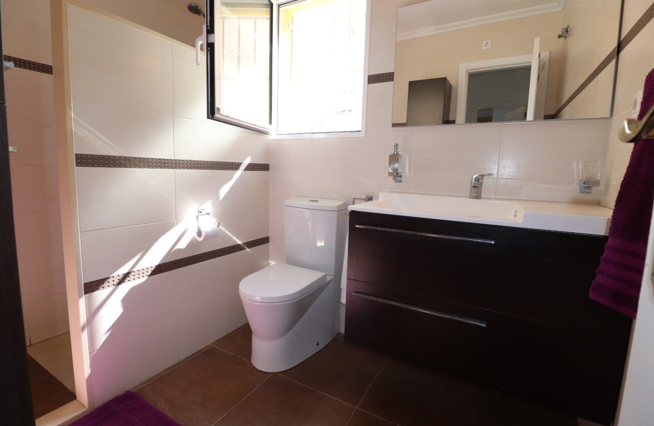 Resale - Villa - Algorfa - Montebello