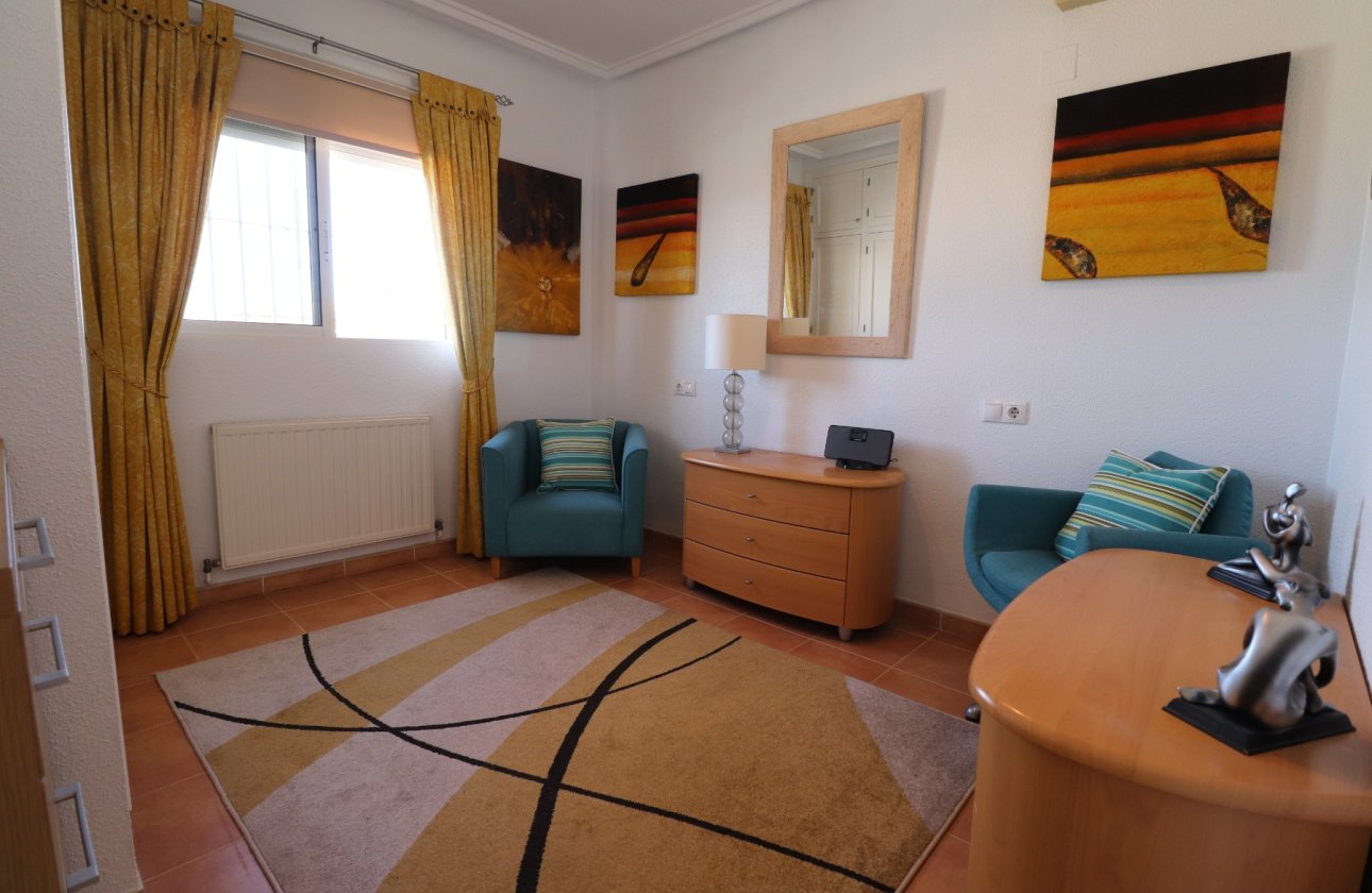 Resale - Villa - Algorfa - Montebello