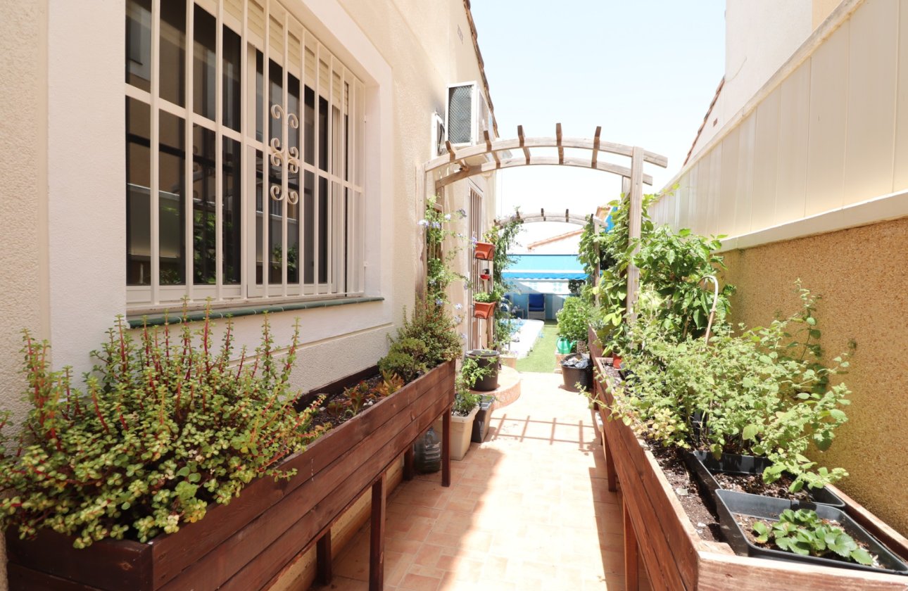 Resale - Villa - Algorfa - Montebello