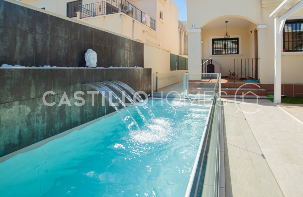 Resale - Townhouse - Torrevieja - Aguas Nuevas