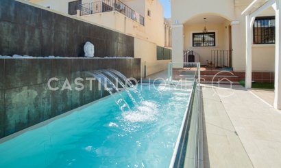 Resale - Townhouse - Torrevieja - Aguas Nuevas