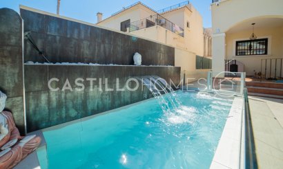 Resale - Townhouse - Torrevieja - Aguas Nuevas