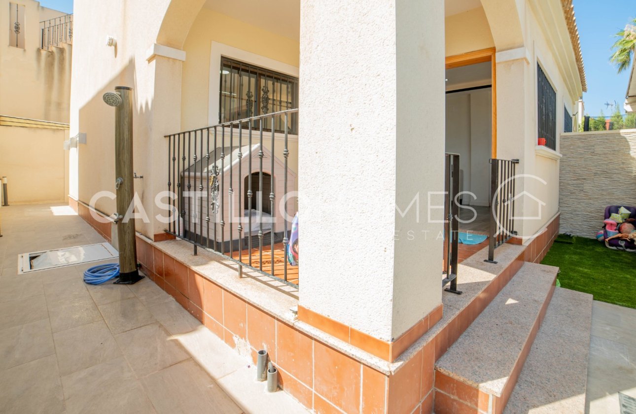 Resale - Townhouse - Torrevieja - Aguas Nuevas