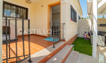 Resale - Townhouse - Torrevieja - Aguas Nuevas