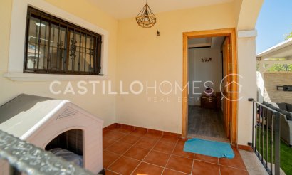 Resale - Townhouse - Torrevieja - Aguas Nuevas