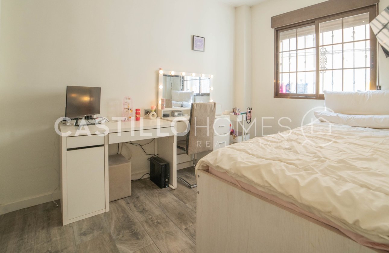 Resale - Townhouse - Torrevieja - Aguas Nuevas