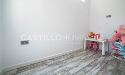 Resale - Townhouse - Torrevieja - Aguas Nuevas