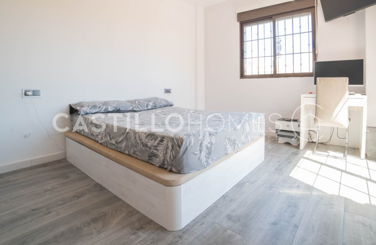 Resale - Townhouse - Torrevieja - Aguas Nuevas