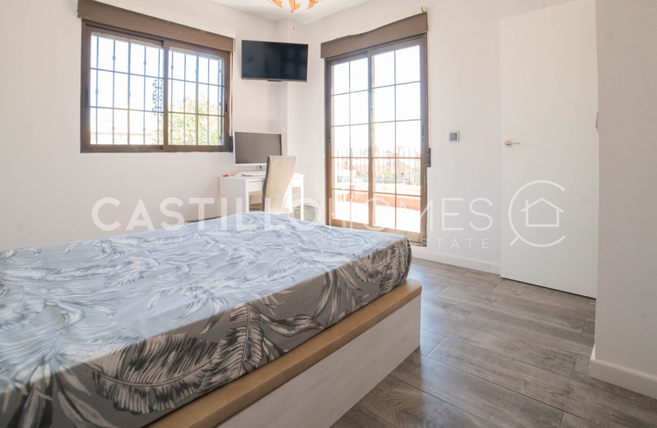 Resale - Townhouse - Torrevieja - Aguas Nuevas