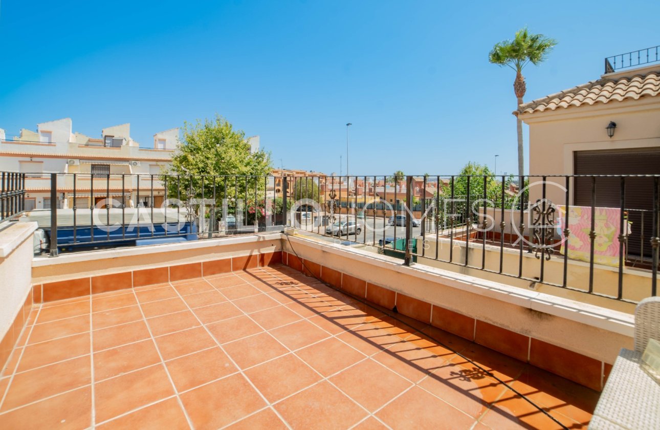 Resale - Townhouse - Torrevieja - Aguas Nuevas